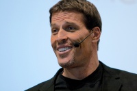 What Tony Robbins taught me about activism | Mickey Z.