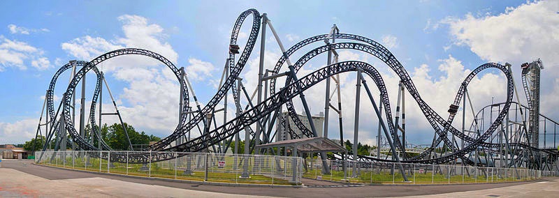https://commons.wikimedia.org/wiki/File:Takabisha_roller_coaster.jpg
