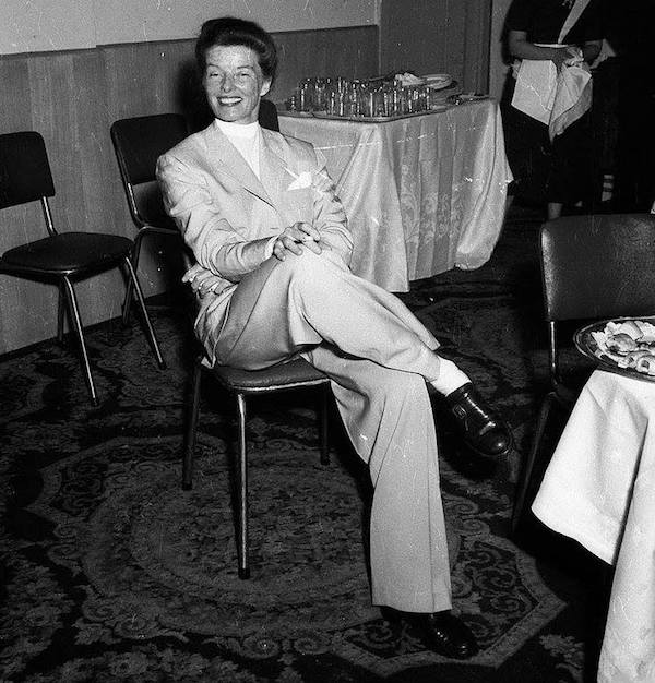 Katharine Hepburn at the Hotel Australia, Sydney, 1955 / Australian Photographic Agency (APA) Collection. Flickr. No known copyright restrictions.