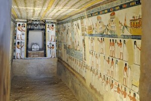Notice the gorgeous paintings on the ceiling, untouched by soot.
